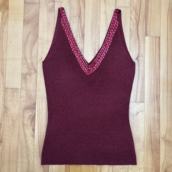 [S] Red Top with sparkles - Picture 8 of 8